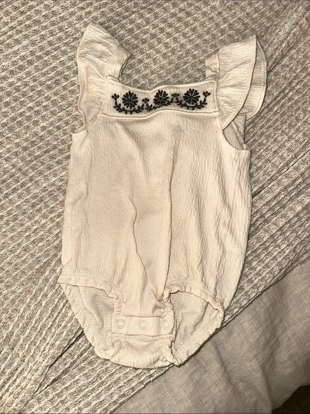 Bundle of 3-6month baby girl outfits